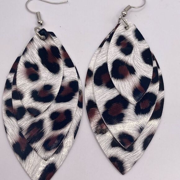 3 pairs animal print layered Faux Leather Earrings - Picture 7 of 7